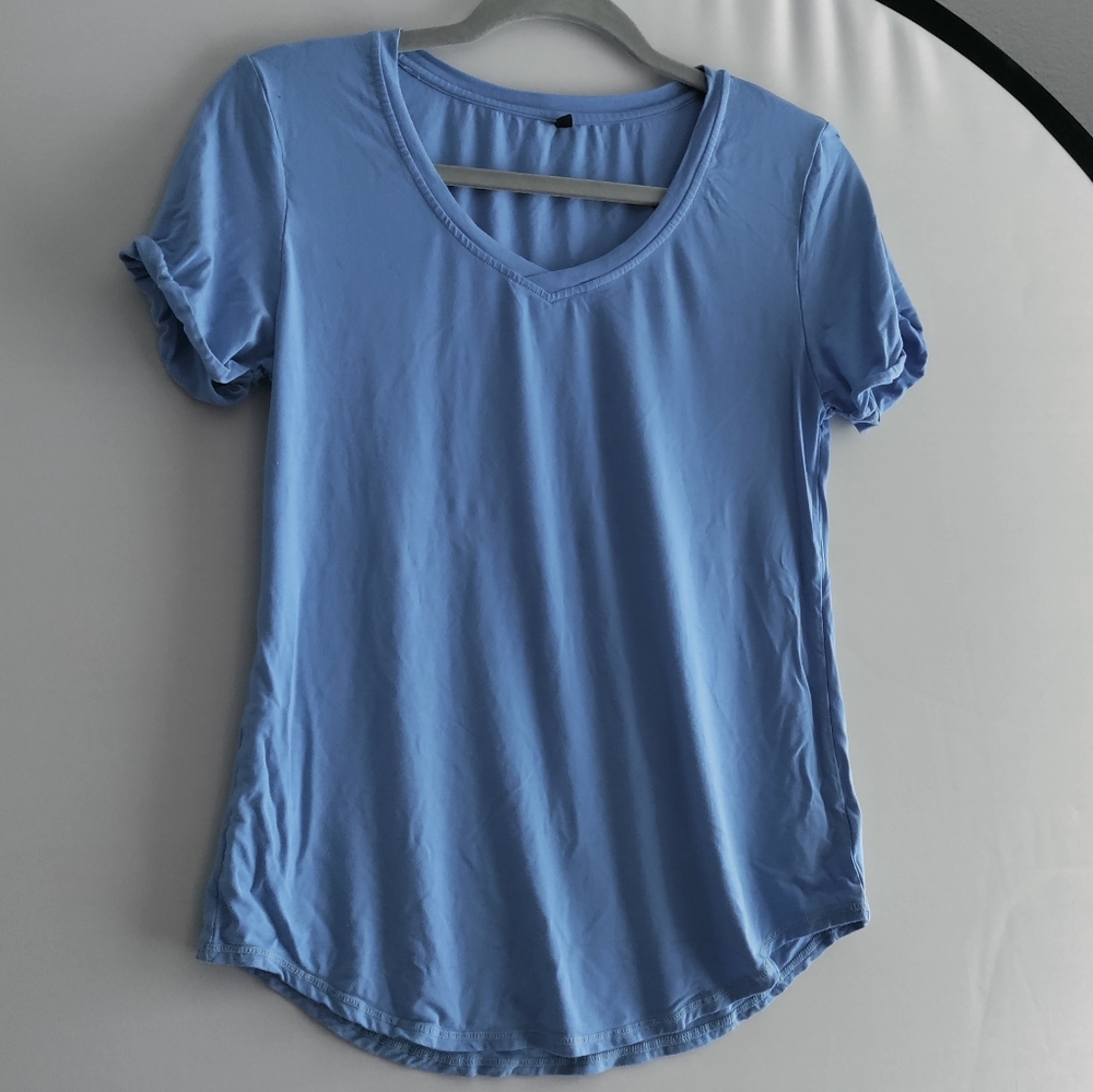 P'tula Claudia V Neck Tee Sz M